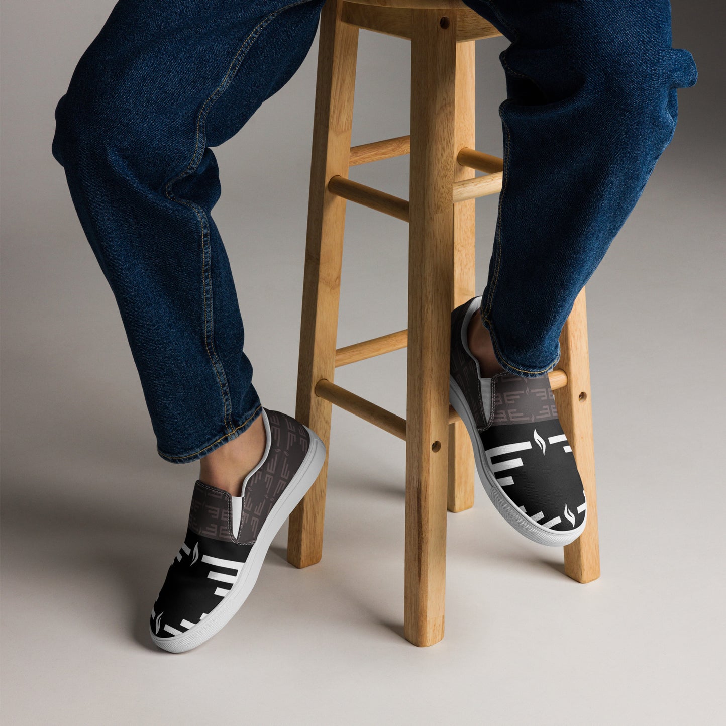 E F H A®️ slip-on 001